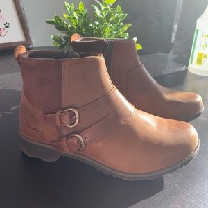 •Eddie brauer booties